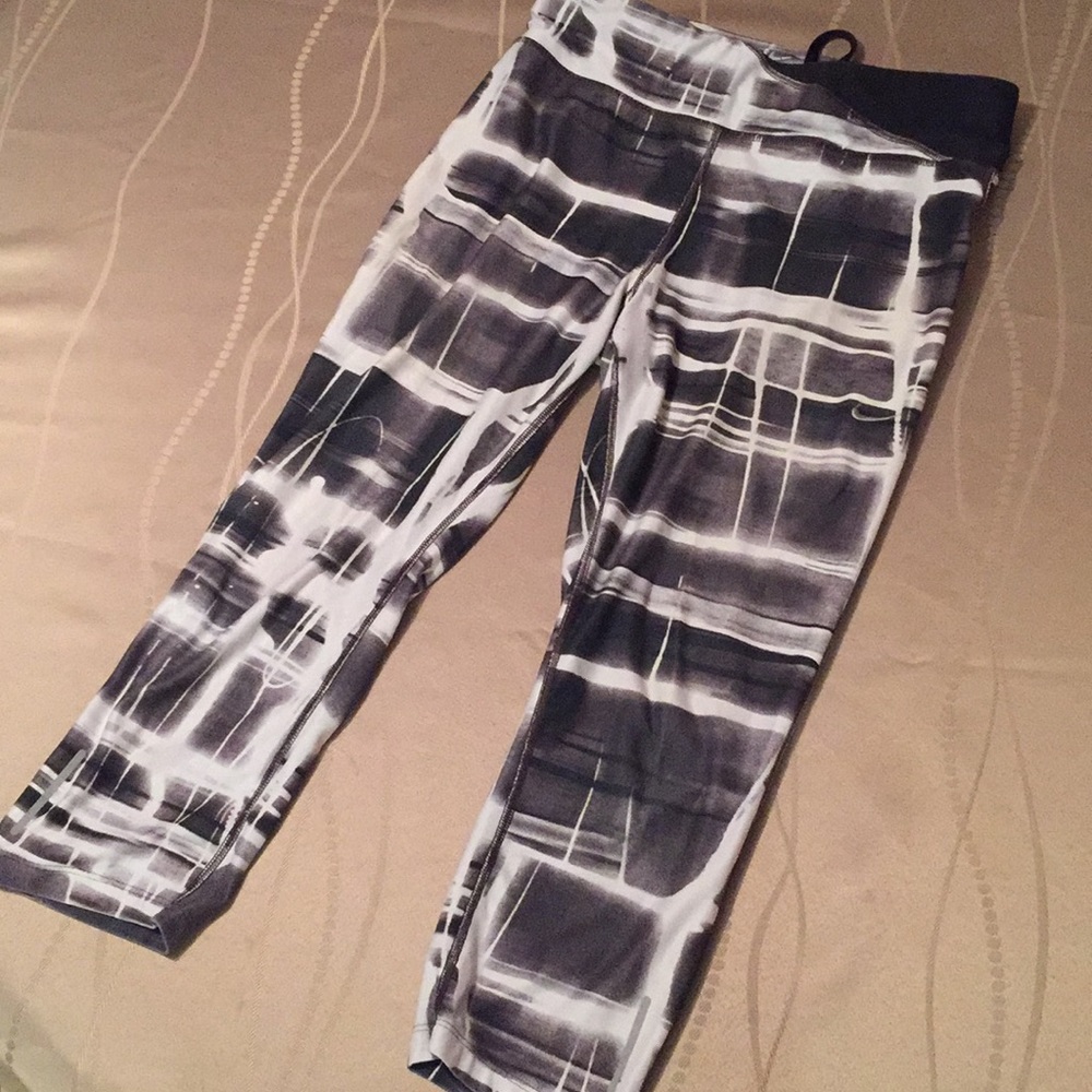 Nike Dri Fit Cropped Workout Leggings Sz Med